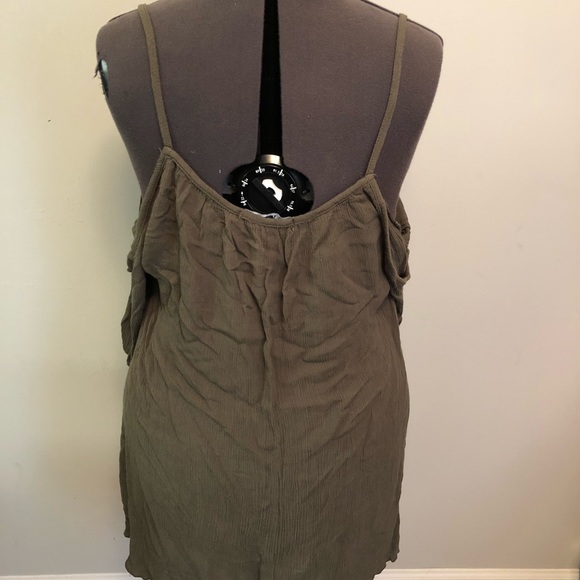 Hype + off the shoulder top - Picture 3 of 6